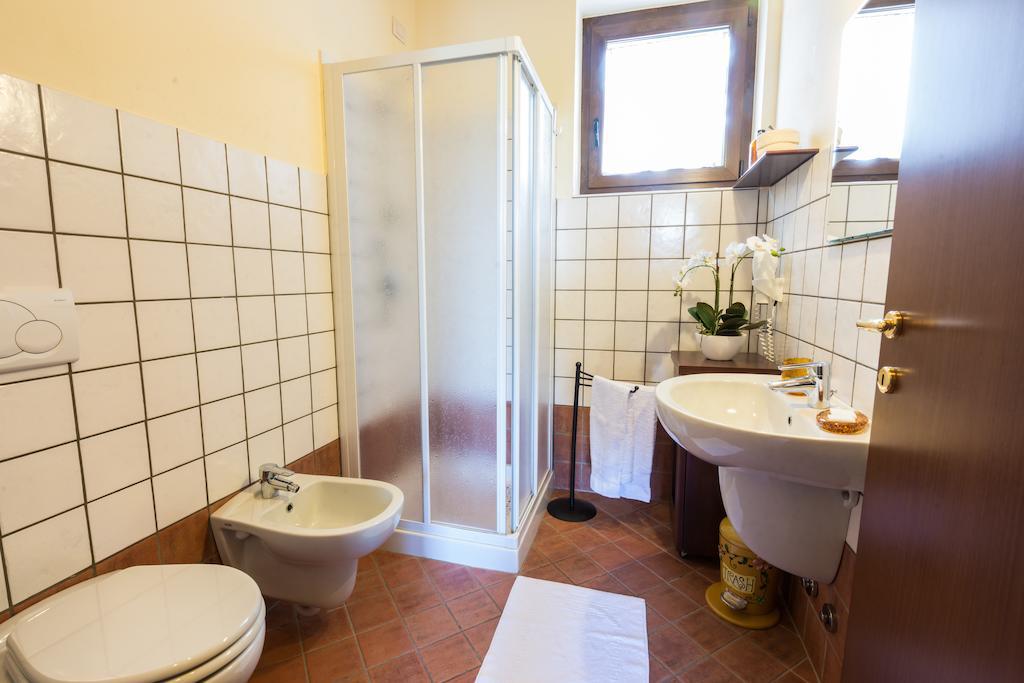 Agriturismo Alla Poncia Граведона Стая снимка