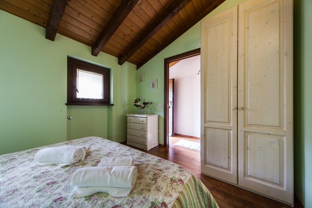 Agriturismo Alla Poncia Граведона Екстериор снимка