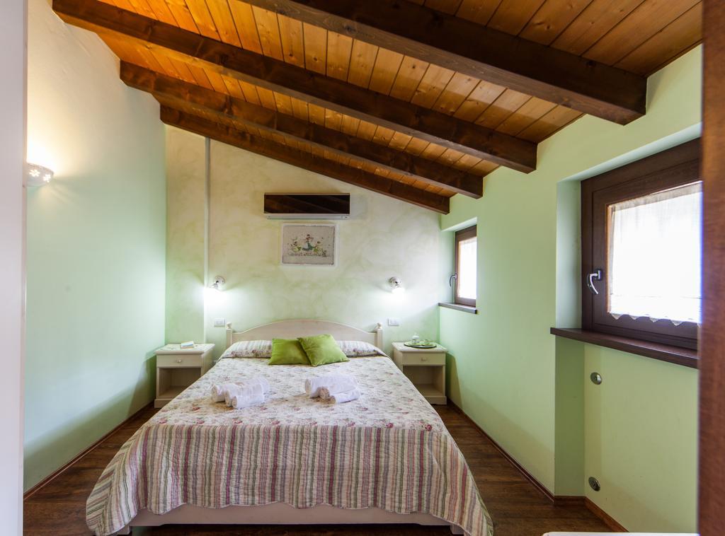 Agriturismo Alla Poncia Граведона Екстериор снимка