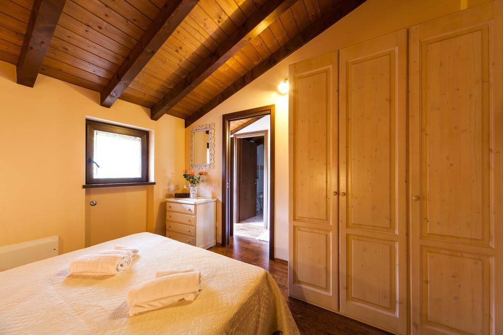 Agriturismo Alla Poncia Граведона Екстериор снимка