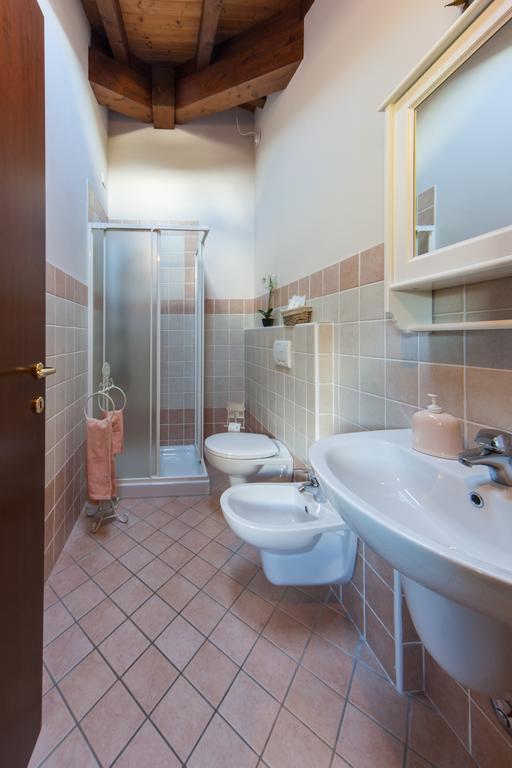 Agriturismo Alla Poncia Граведона Екстериор снимка